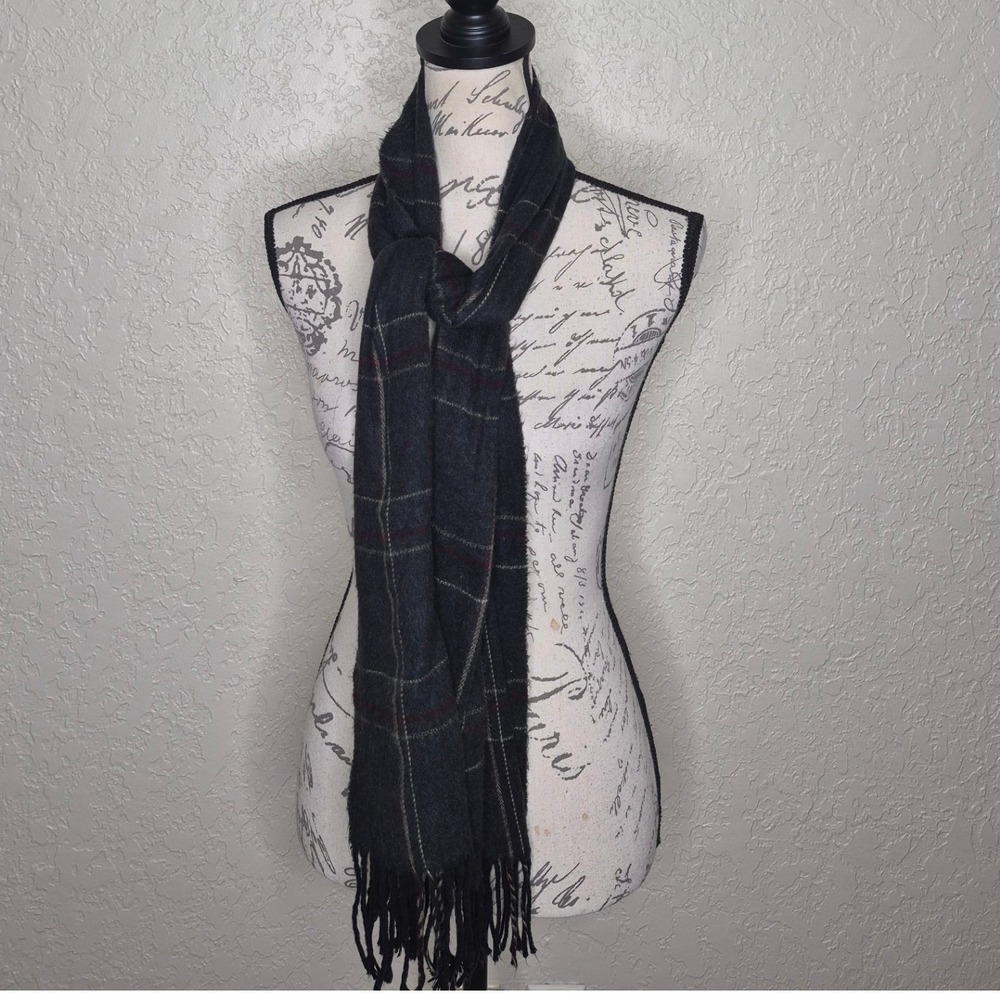 Black Rivet Plaid Scarf Charcoal Gray Red Windowpane Fringe Italy Acrylic